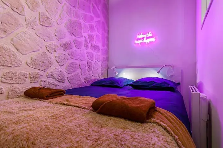 Homestay At Place Bastille Near Metro And Maris Modern Paris France