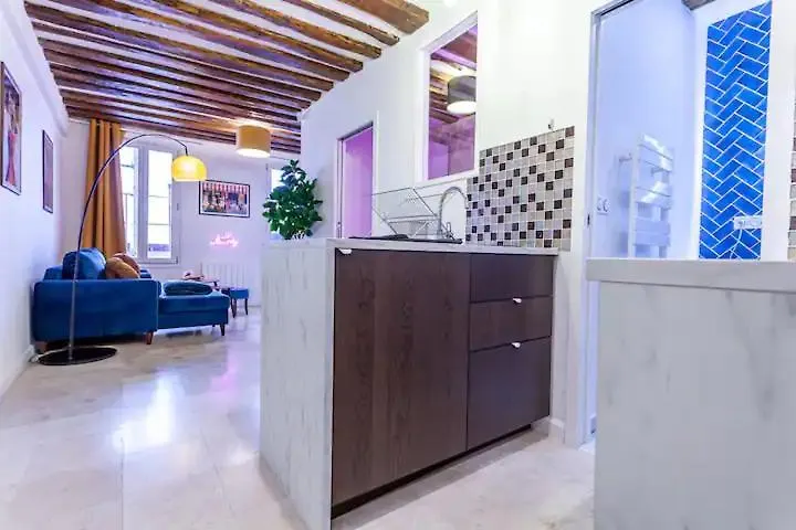Homestay At Place Bastille Near Metro And Maris Modern Paris